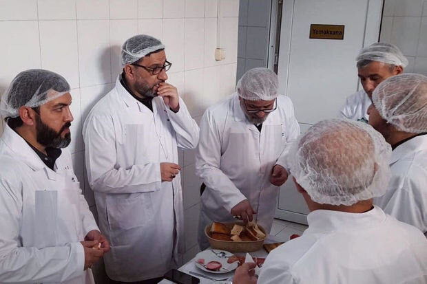 Hacı Şahin kolbasaya görə onu ittiham edənlərə CAVAB VERDİ