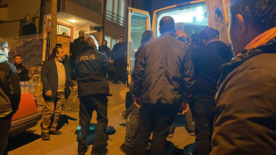 İftar saatında DƏHŞƏT: Qardaşının ailəsini qətlə yetirdi