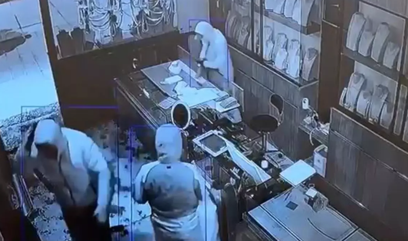 1 ay izlədilər, 3 dəqiqədə 3 milyonluq quldurluq etdilər - VİDEO