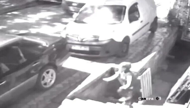 Soyğunçuların palet oğurluğu təhlükəsizlik kameralarına düşdü