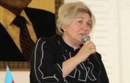 İnternat məktəbinin sabiq xanım direktoru vəzifə saxtakarlığı törətdiyi üçün hakim qarşısında