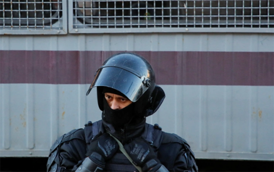 Rusiyada jurnalist silahlı qüvvələrlə bağlı xəbərə görə həbs olundu