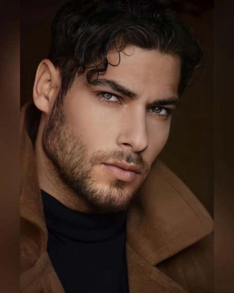 Cəbhə xəttindəki seks-simvollar: Ukraynalı qadınlar onlara pərəstiş edir - FOTO