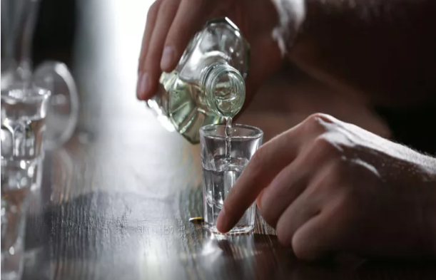 Hər gün çoxlu araq içirdi, görünüşü hamını şoka saldı