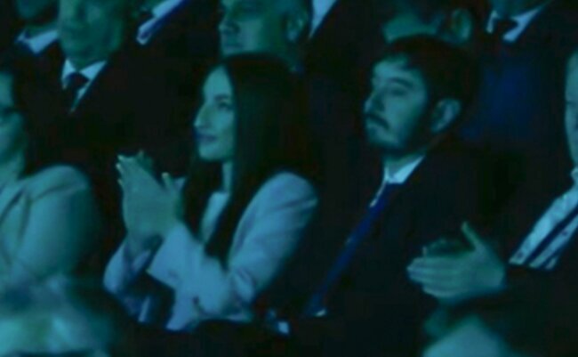 Heydər Əliyev xanımı ilə konqresdə - VİDEO