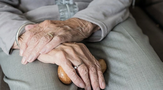 84 yaşlı kişi intihar etdi