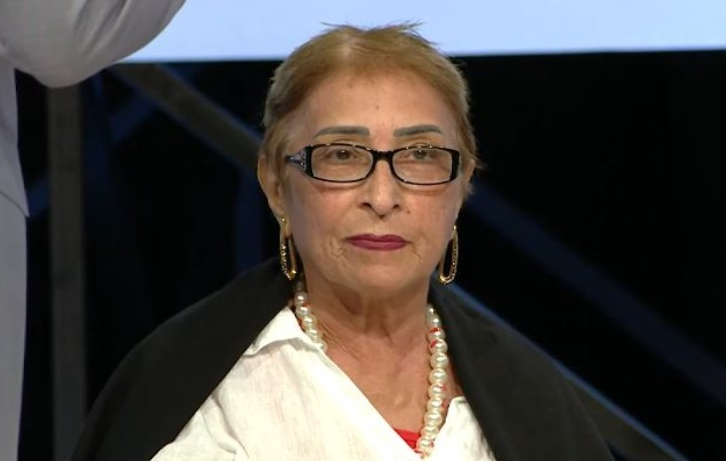 Mərhum həyat yoldaşından danışıb kövrəldi