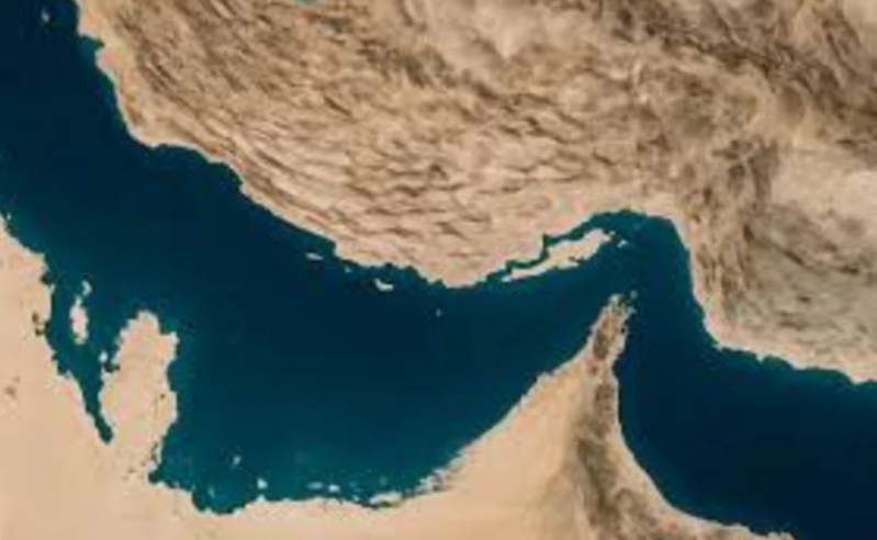 SEPAH Hörmüz boğazı yaxınlığında üç ticarət gəmisini ələ keçirdi - VİDEO