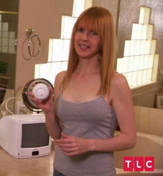 Xəsis milyonçu su puluna qənaət üçün çirkli qabları silir, qonaqlara isə... – FOTO/VİDEO