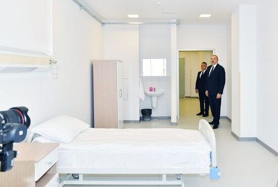 İlham Əliyev Bakıda sanatoriyanın açılışında iştirak etdi - FOTO
