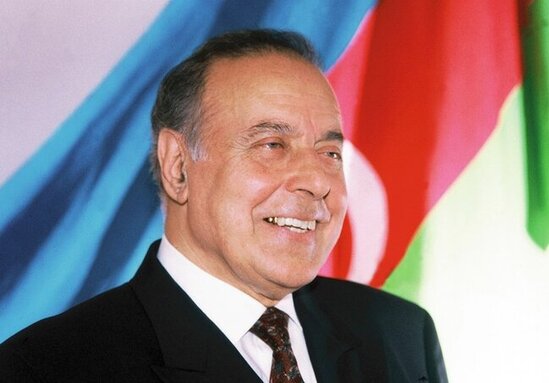 Xalqımızın xilaskarı – Heydər Əliyev