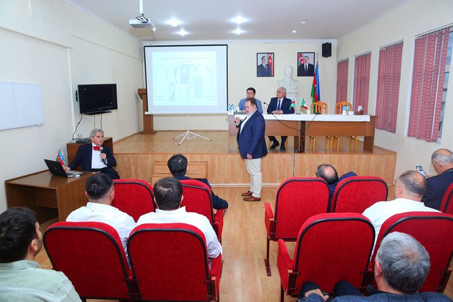 İtaliyalı mütəxəssis tərəfindən ödənişsiz olaraq ağır endoprotez əməliyyatları icra edilib