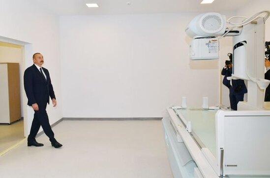 İlham Əliyev Bakıda sanatoriyanın açılışında iştirak etdi - FOTO