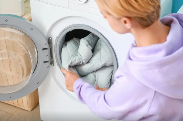 İçliyi qorumaq üçün gödəkçəni necə yumaq olar?