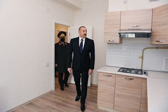 Bakıda Prezidentin iştirakı ilə şəhid ailələri və hərbçilər üçün mənzillər istifadəyə verildi - YENİLƏNİB+FOTO