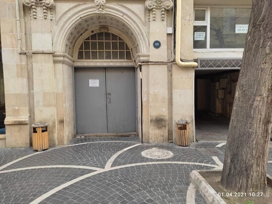 Çox təcili!Tarqovu Firuzə restoranının üstündə 2otaqlı mənzil satılır!