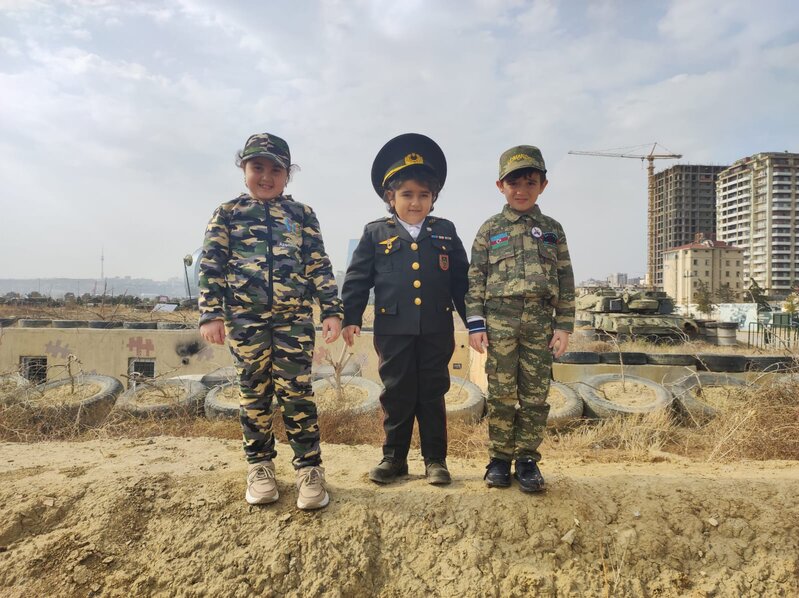 265 №-li tam orta məktəbin 1c sinifi Hərbi Qənimətlər Parkını ziyarət ediblər