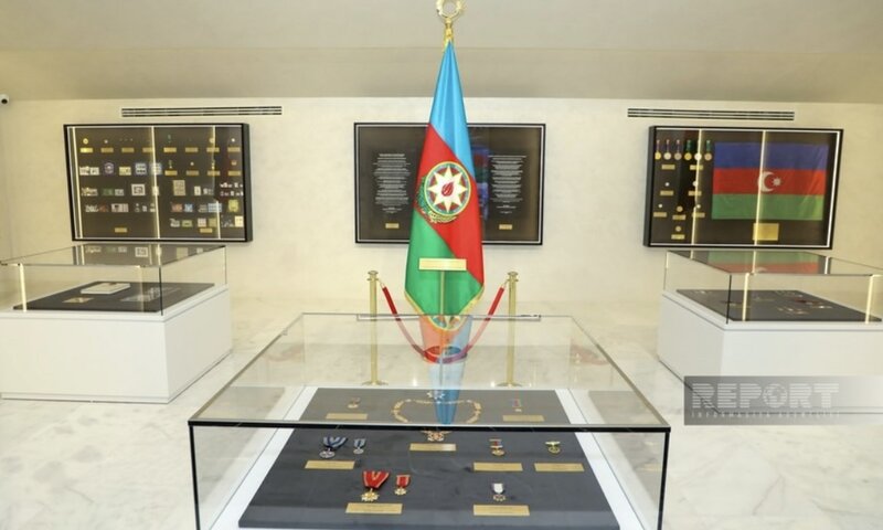 Dövlət Bayrağı Meydanında yenilənmiş Bayraq Muzeyinin açılışı olub