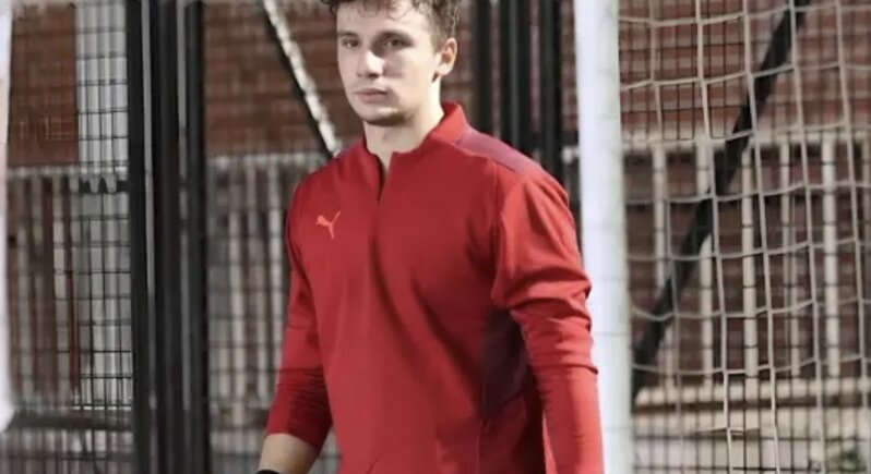 Həvəskar futbola qapıçı tapmayan iş adamı görün nə etdi!