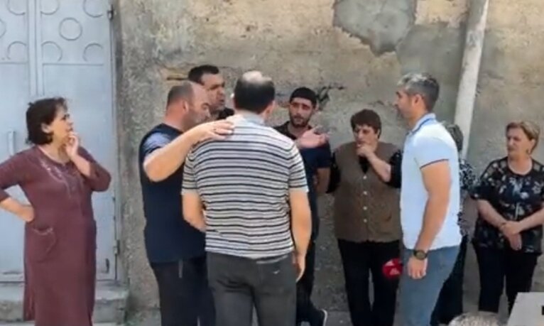 Məhəllədə yalnız ahıllar qalıb – Cavanları buradan qaçıran nədir?