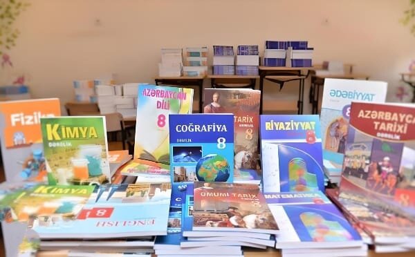 "Mənim birinci kursda öyrəndiyim mövzunu uşaq 3-cü sinifdə öyrənir" - VİDEO