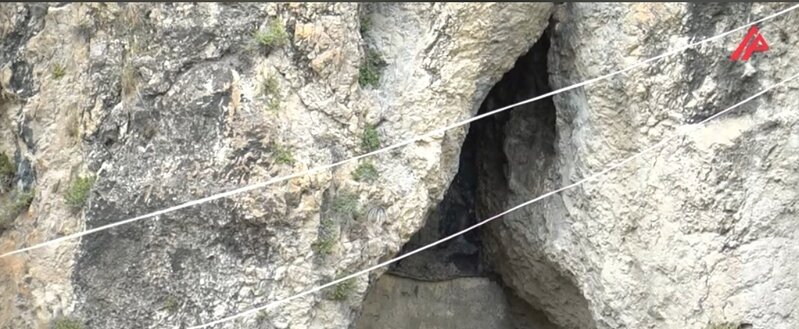 Bu kəndin sakinləri qədim mağaradan tövlə kimi İSTİFADƏ EDİR - VİDEO