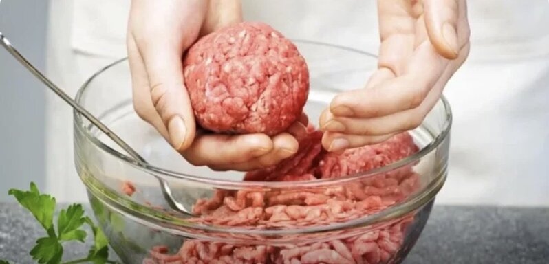 Daha çox kotlet hazırlamaq üçün bu məhsulu qiyməyə əlavə edin