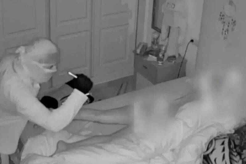 Qadının evinə girən maskalı şəxs görün nə etdi