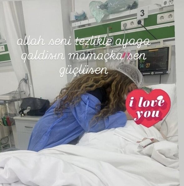 Anasının ağır vəziyyətdə FOTOsunu paylaşdı