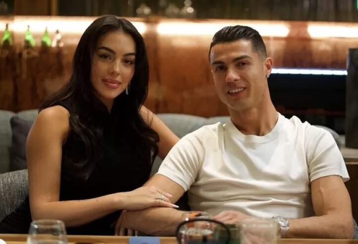 Sevgilisi Ronaldonun neçə yaşadək oynayacağını açıqladı