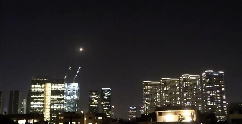 İsrailin mərkəzinə raket atəşi nəticəsində xəsarət alanlar var