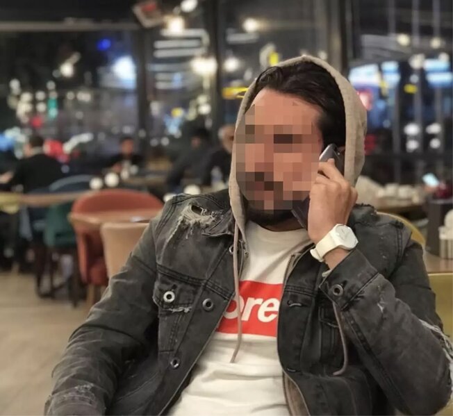 Sərxoş futbolçu gənc qızı vurdu