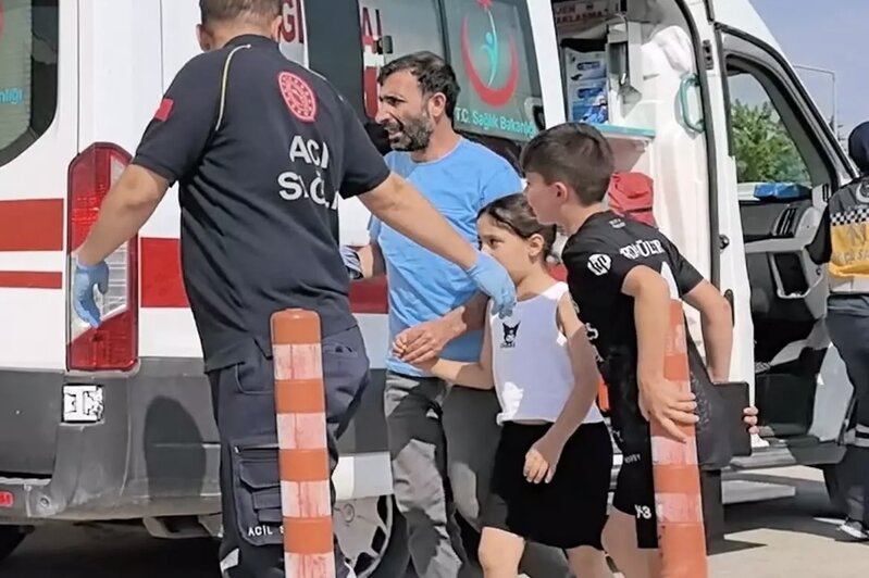 9 yaşlı uşağın dilinə bıçaq batdı