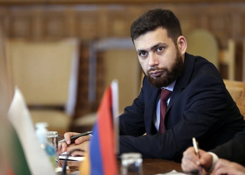 Ermənistan XİN: "İrəvan Bakı ilə sülh sazişinin imzalanma yerini prinsipial hesab etmir"