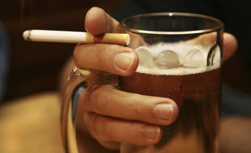 İnsan niyə zərərli vərdişə yönəlir? - AÇIQLAMA