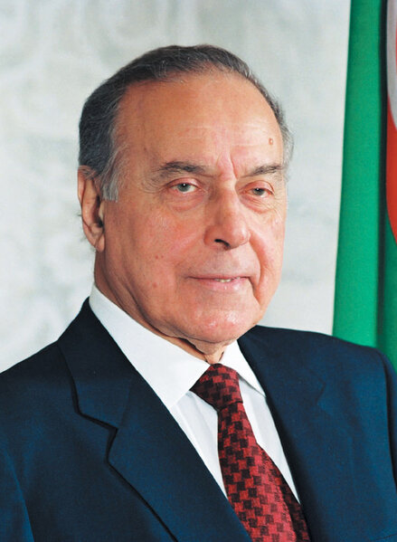 Heydər Əliyevin anım günüdür