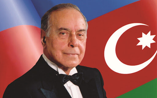 "Ruhunuz şad olsun, Dahi Lider! Oğlunuzun başçılığıyla XALQIMIZ tarix yazdı!"