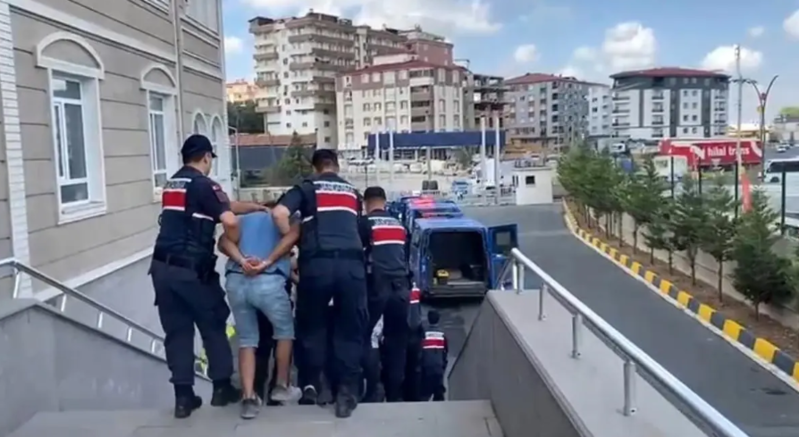 İnternetdə tanış olduğu 5 nəfərlə görüşdü, görün sonra nə oldu...