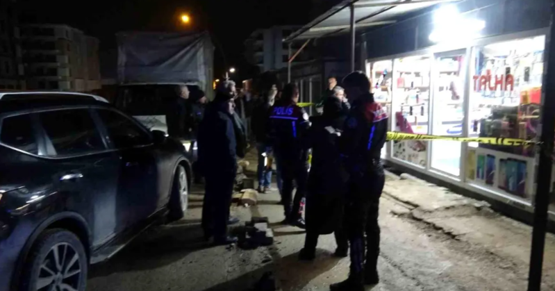 Bir iş yerinə silahlı hücum edilib, 7 nəfər yaralanıb - VIDEO