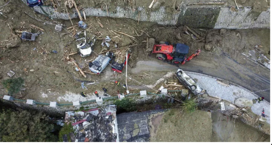 İtaliyada torpaq sürüşməsi nəticəsində 7 nəfər ölüb