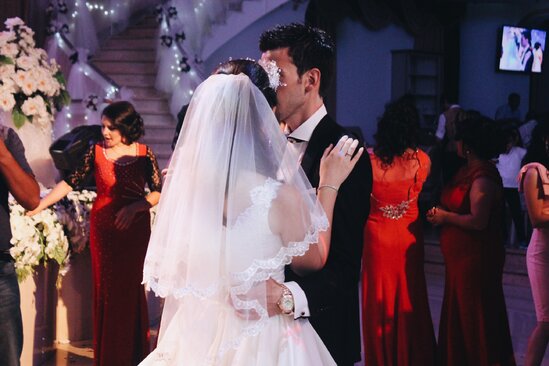 Gəlinlik, xonça, dekor: Evlənmək neçəyə başa gəlir? - ARAŞDIRMA + FOTO