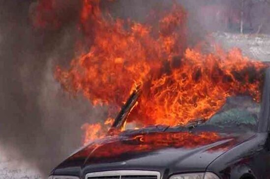 Novxanıda "Mercedes" yandı