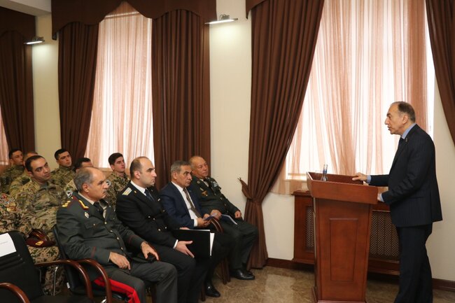 Hərbi Prokurorluqda "Müzəffər Ali Baş Komandan və qalib xalq" mövzusunda elmi-praktiki konfrans keçirilib