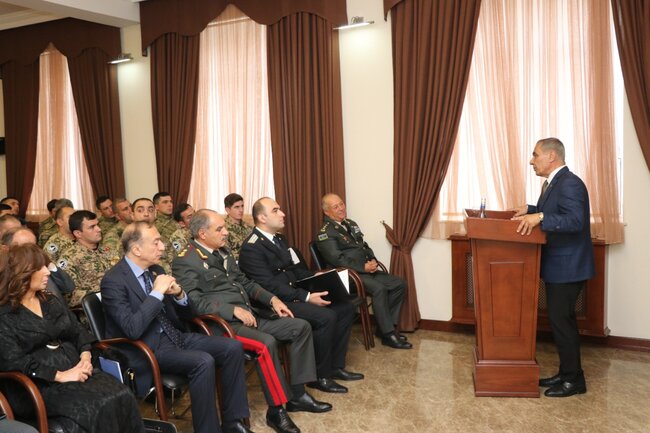 Hərbi Prokurorluqda "Müzəffər Ali Baş Komandan və qalib xalq" mövzusunda elmi-praktiki konfrans keçirilib