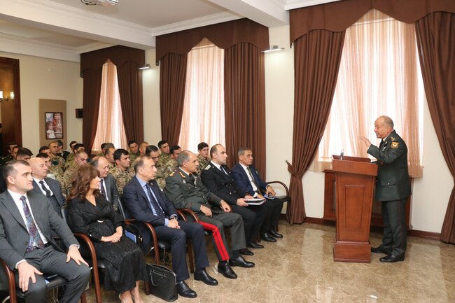 Hərbi Prokurorluqda "Müzəffər Ali Baş Komandan və qalib xalq" mövzusunda elmi-praktiki konfrans keçirilib