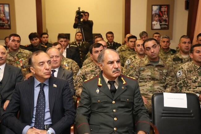 Hərbi Prokurorluqda "Müzəffər Ali Baş Komandan və qalib xalq" mövzusunda elmi-praktiki konfrans keçirilib