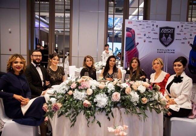 Məşhurların iştirakı ilə ilin ilk "Azerbaijan Best Awards" mükafatlandırma layihəsi baş tutdu - FOTO