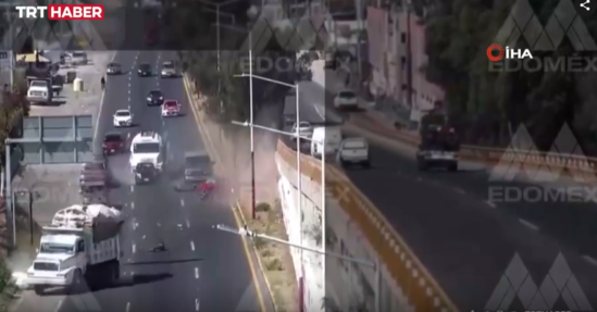 Qəza edən "Kamaz"ın yük yerindəki işçiər yola səpələndi - VİDEO