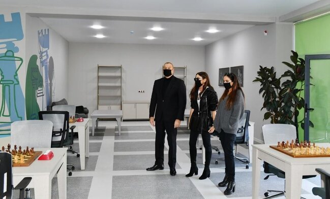 İlham Əliyev ailəsiylə Olimpiya İdman Kompleksində - FOTOLAR