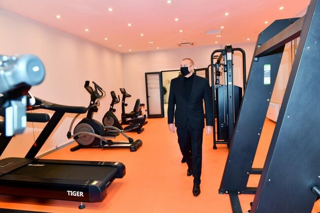 İlham Əliyev ailəsiylə Olimpiya İdman Kompleksində - FOTOLAR